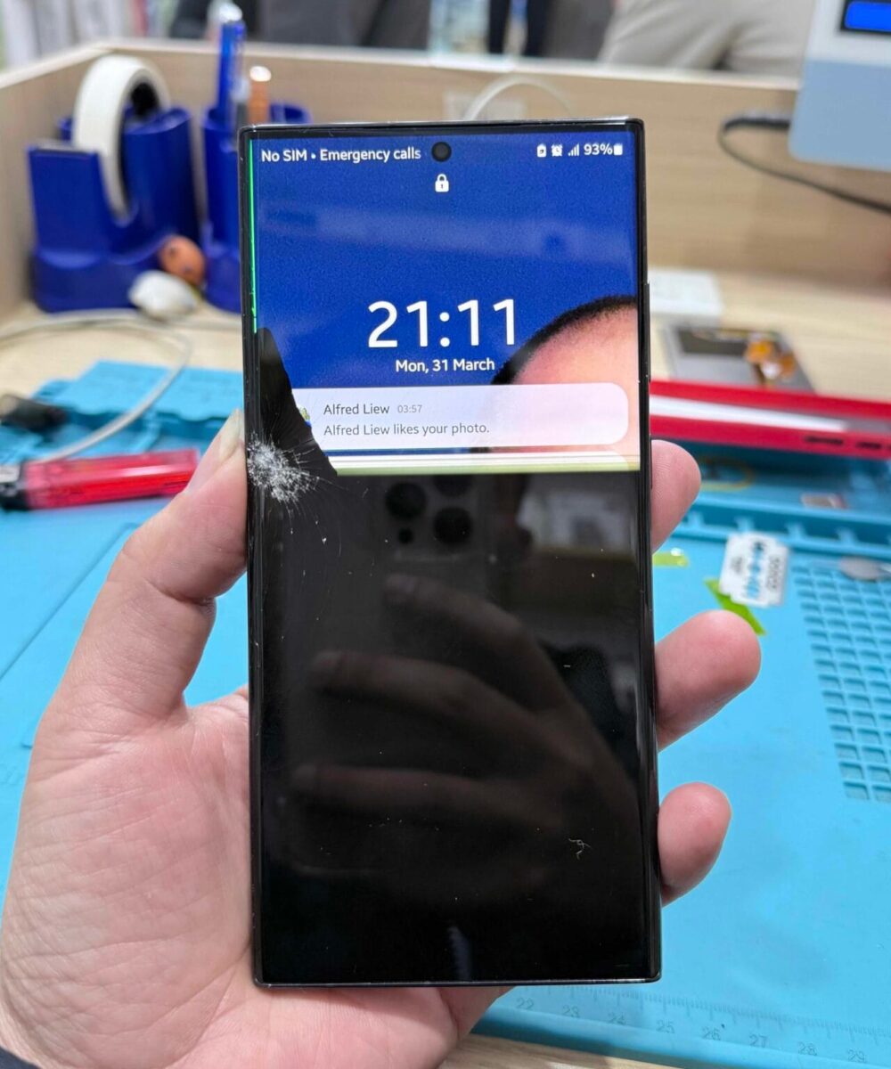 Replace Samsung S23 Ultra Screen