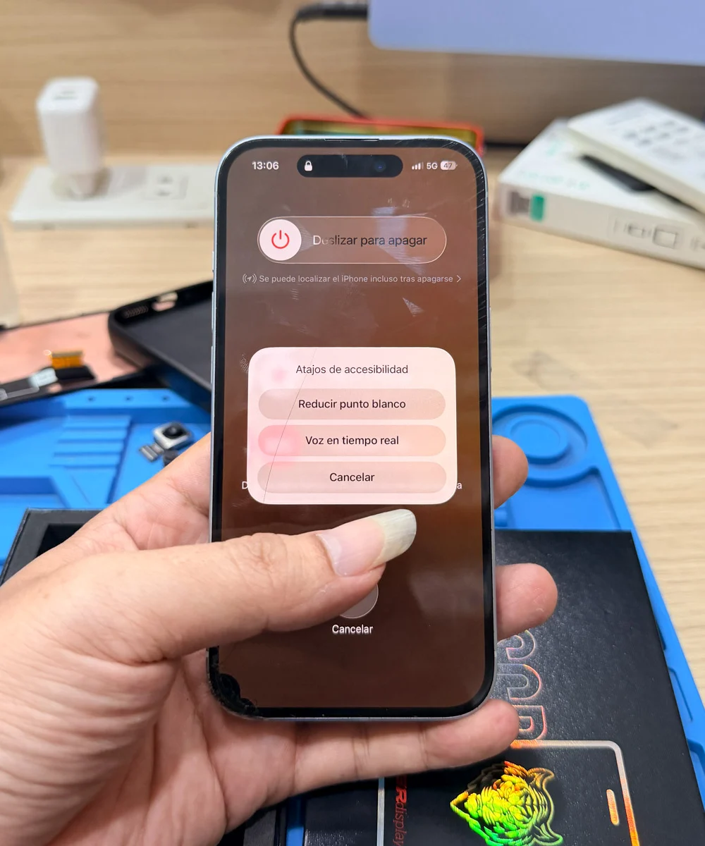 iPhone 15 Screen Replacement