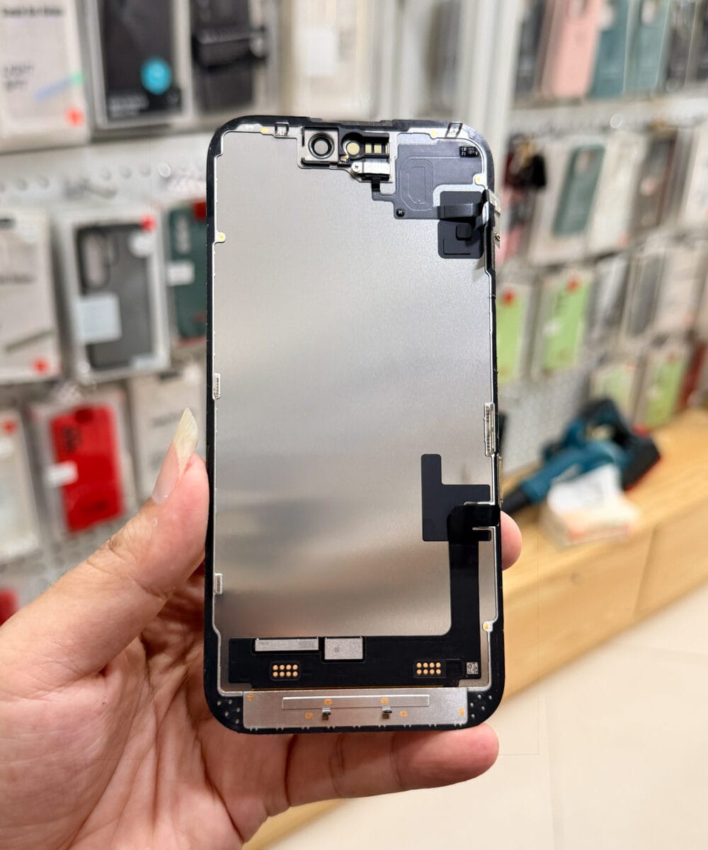 iPhone 15 Screen Replacement