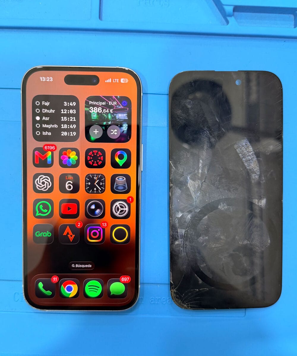 iPhone 15 Screen Replacement