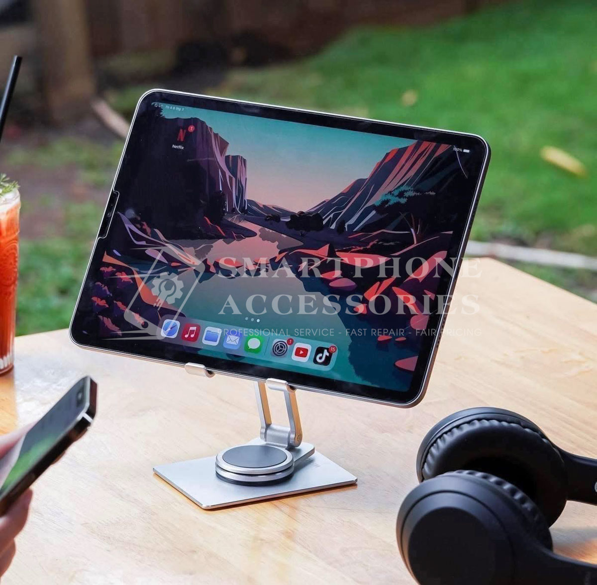 rotating-stand-for-phones-and-tablets-5 Rotating Stand for Phones and Tablets