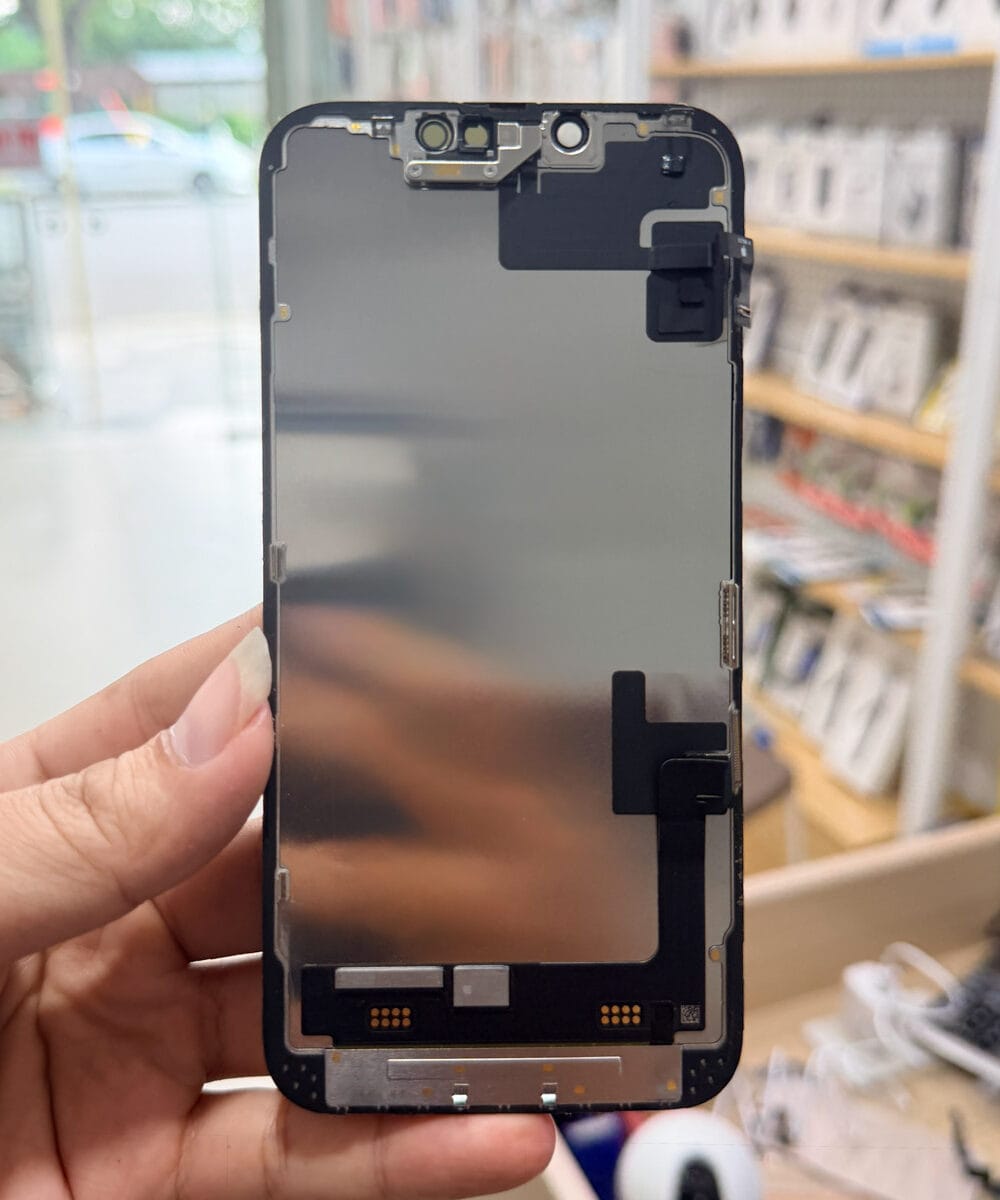 iPhone 14 screen replacement