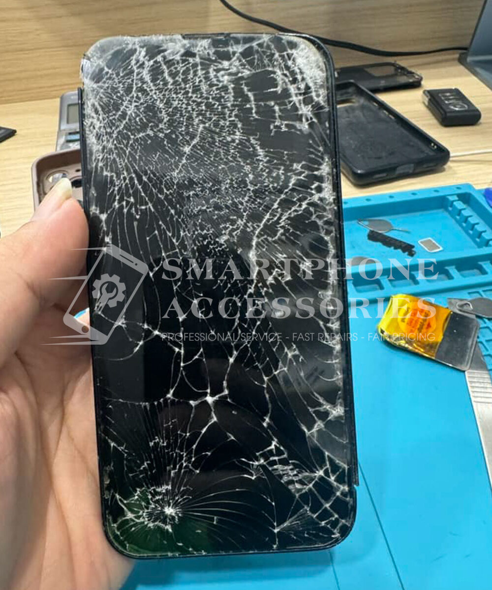 Repairing a cracked iPhone 13 screen