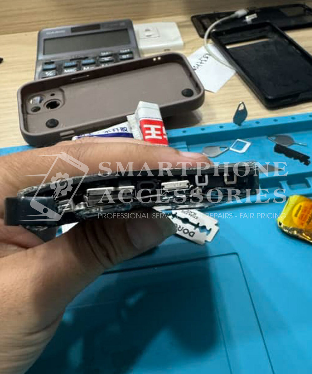 Repairing a cracked iPhone 13 screen