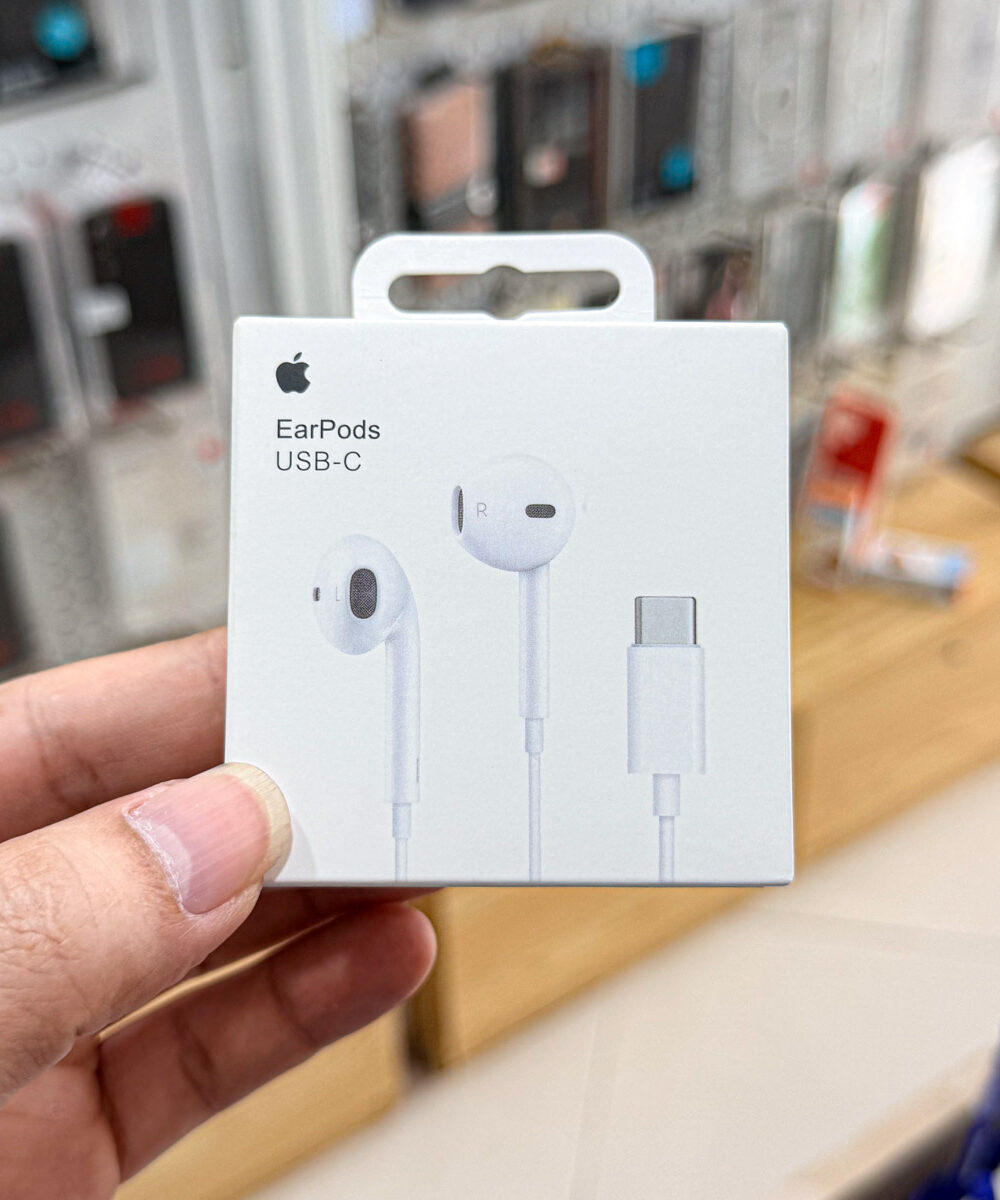 USB-C wired headphones