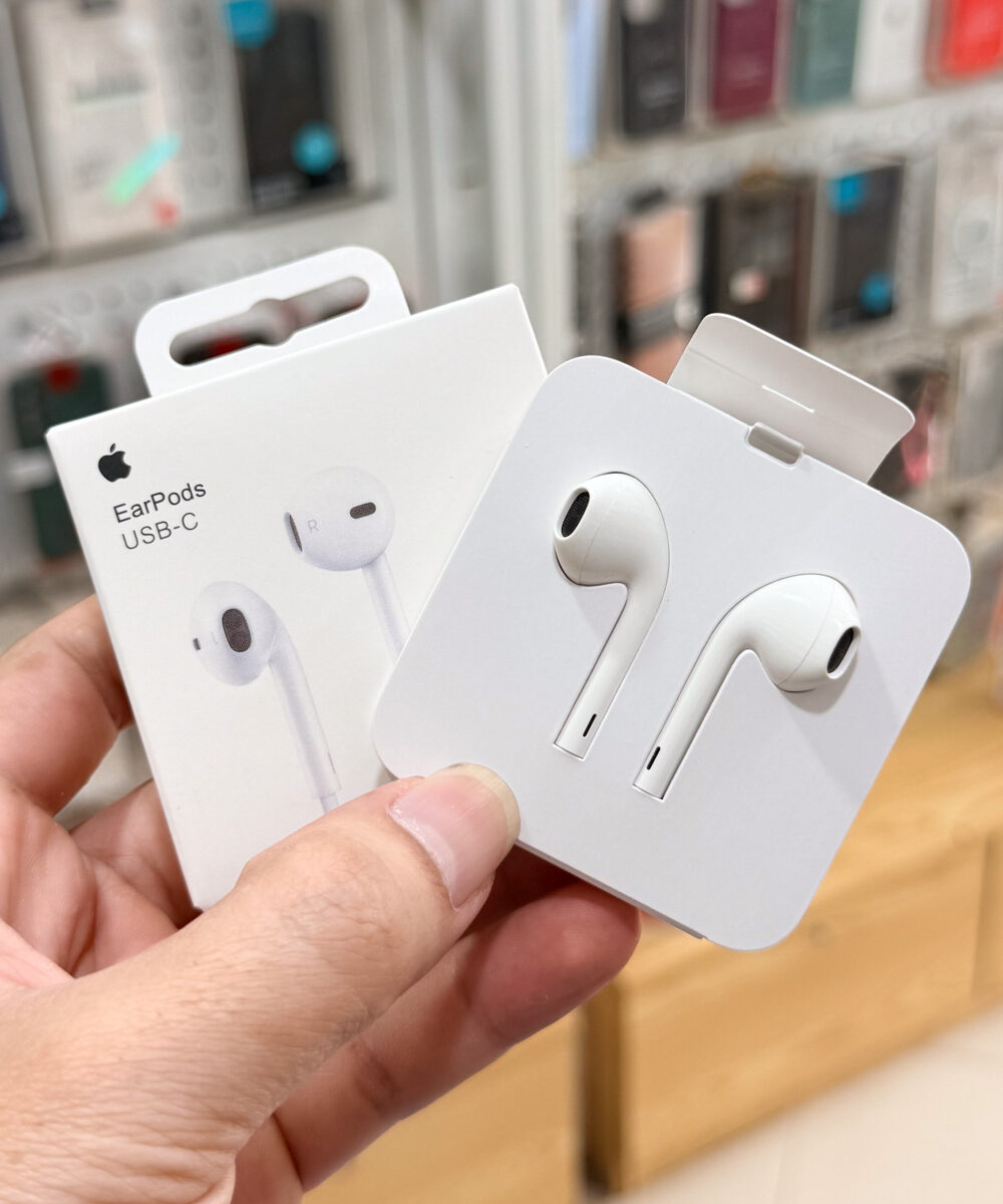 USB-C wired headphones