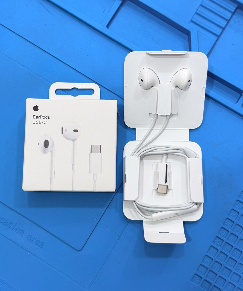 USB-C wired headphones