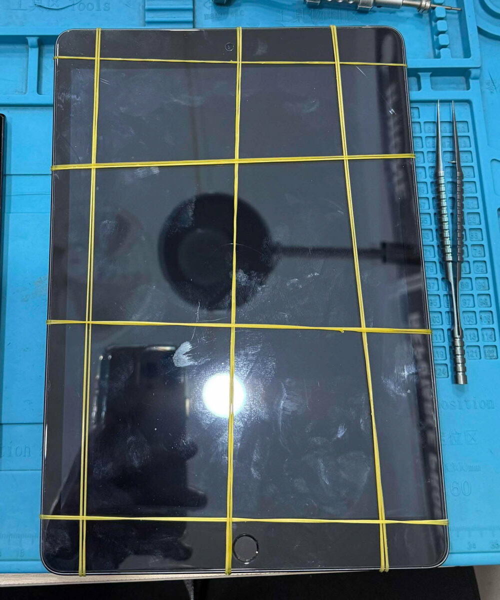 iPad Gen 9 screen replacement