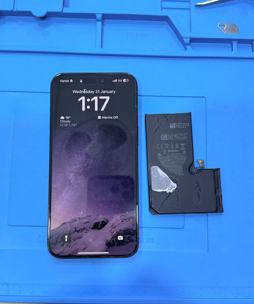 iPhone 15 Pro Max battery replacement