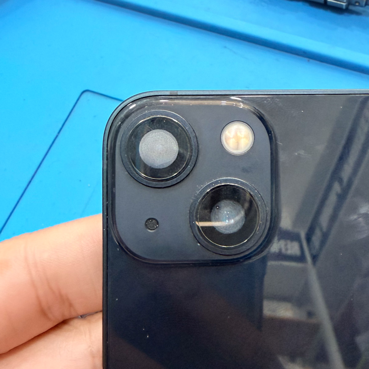 iPhone moisture exposure signs