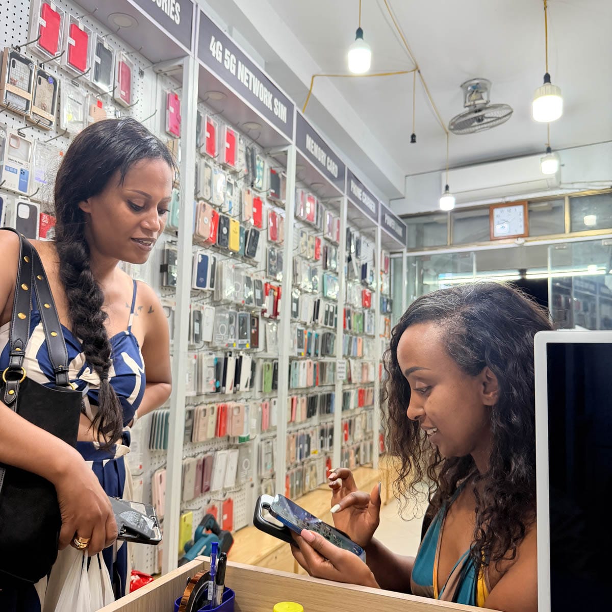 Common Phone Issues Travelers Hanoi-1