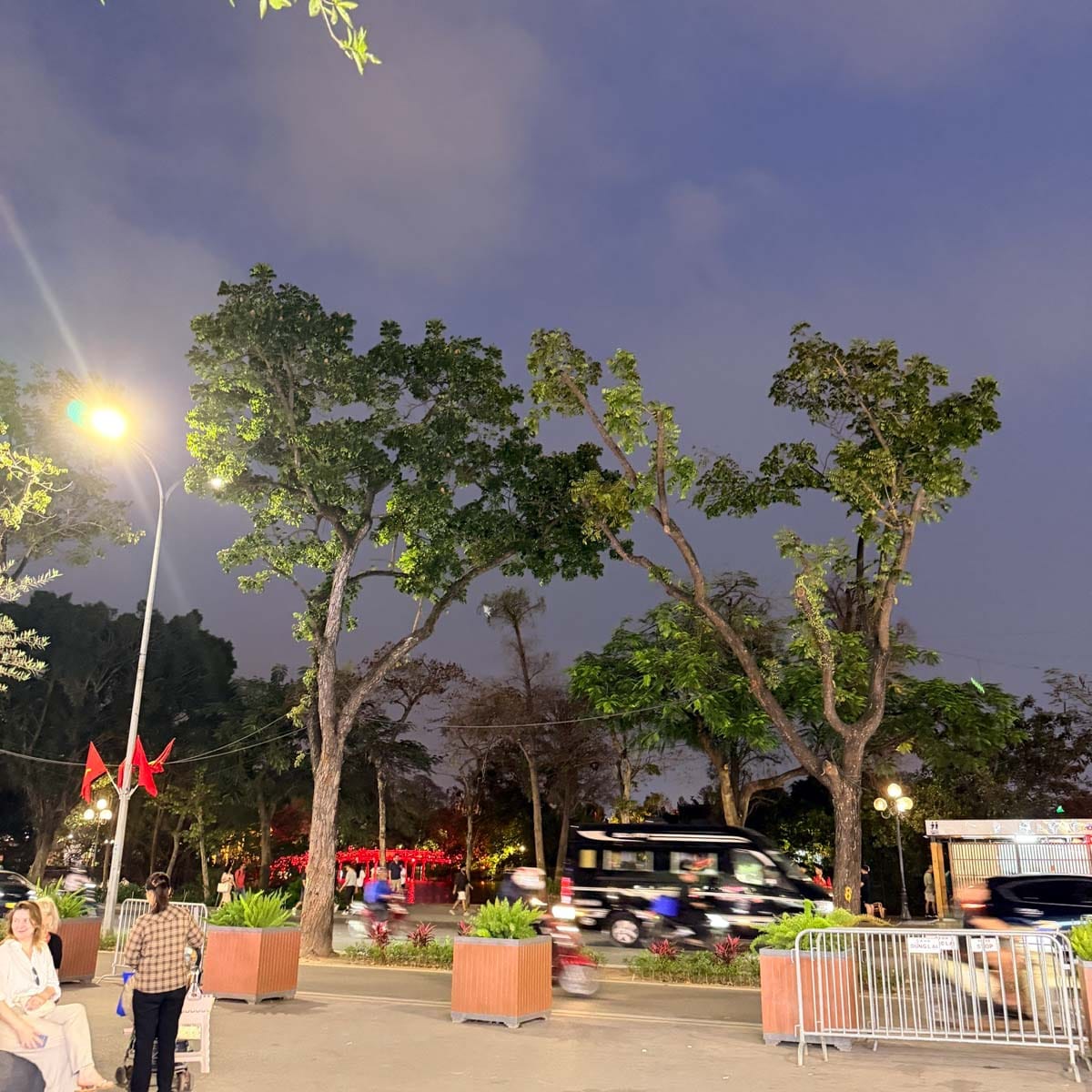 phone repair near hoan kiem lake hanoi