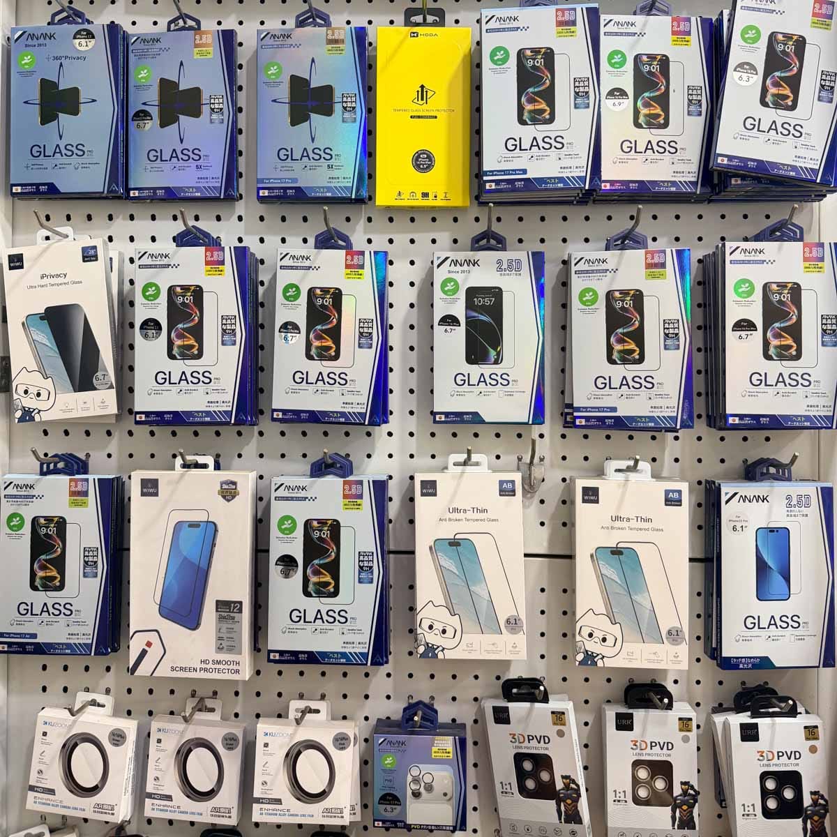 tempered-glass-protector-installation-phone-screen