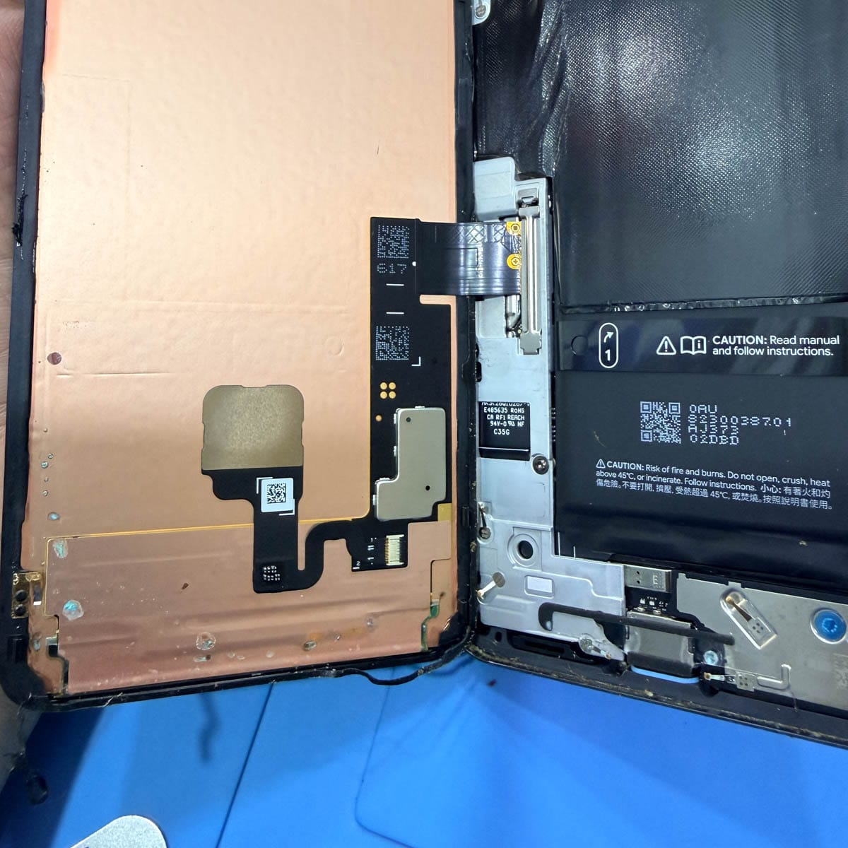 google-pixel-water-damage-internal-corrosion-inspection