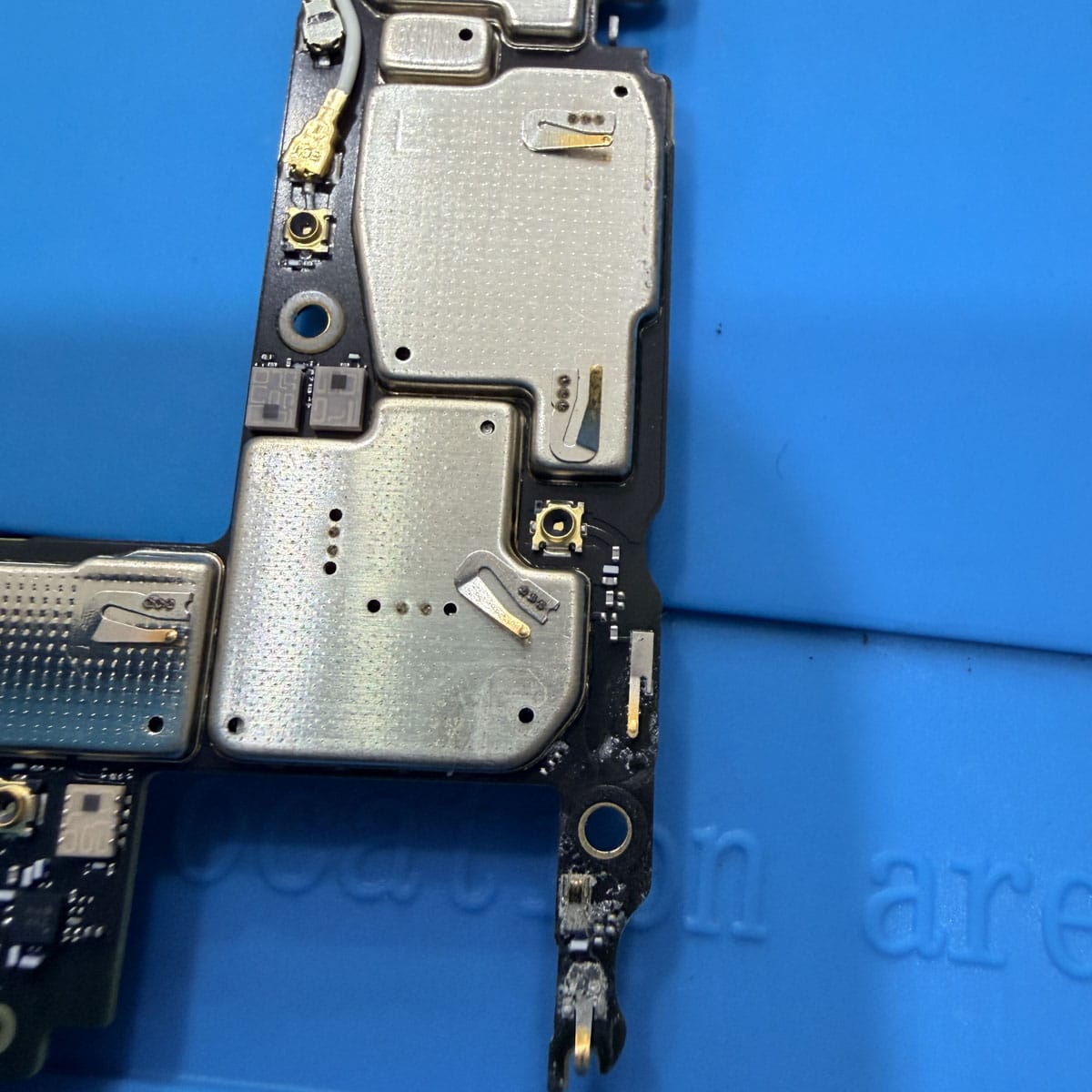 google-pixel-motherboard-diagnostic-testing-process