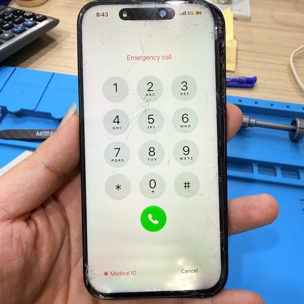 iphone-screen-replacement-hanoi-old-quarter