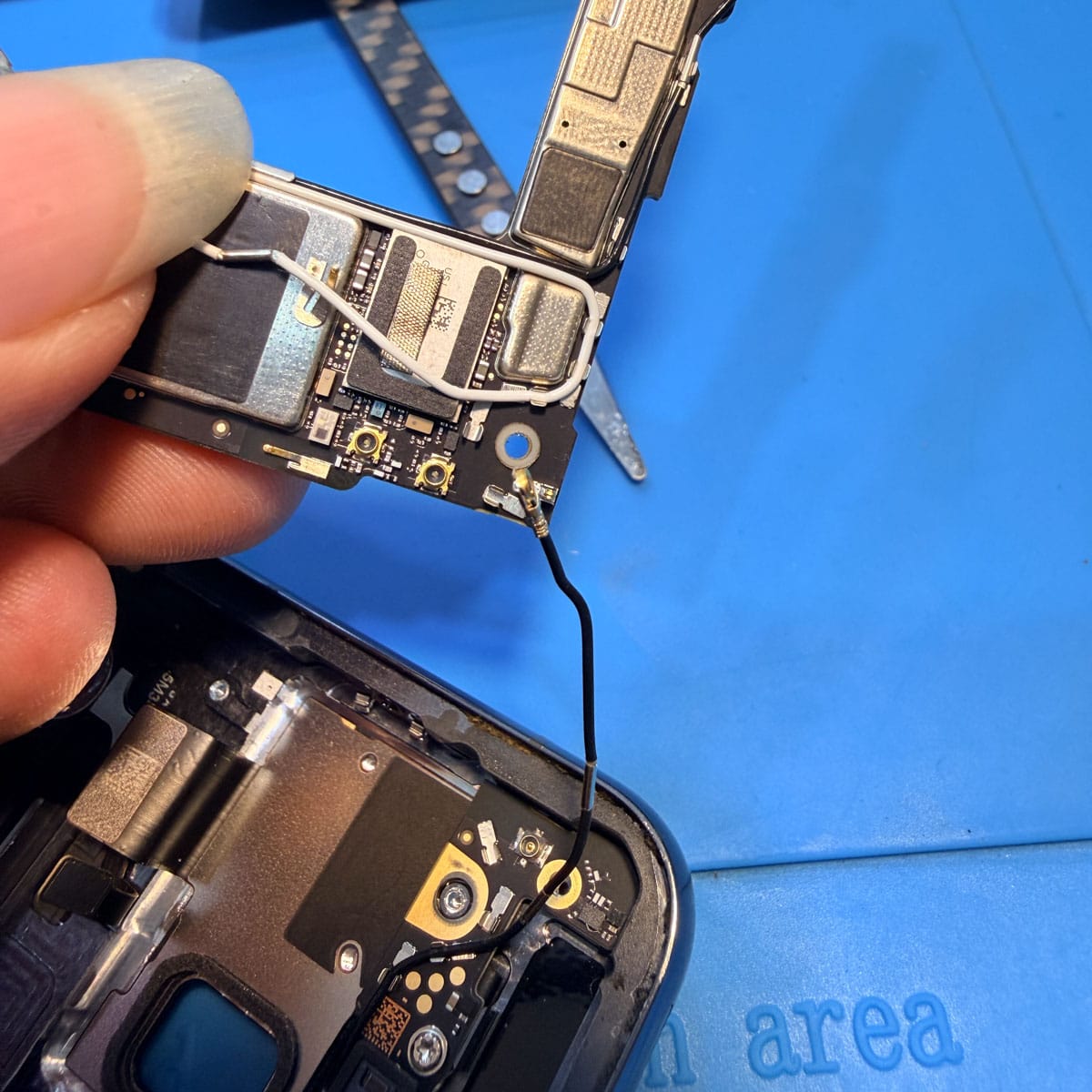 realme-motherboard-diagnostics-water-damage-hanoi