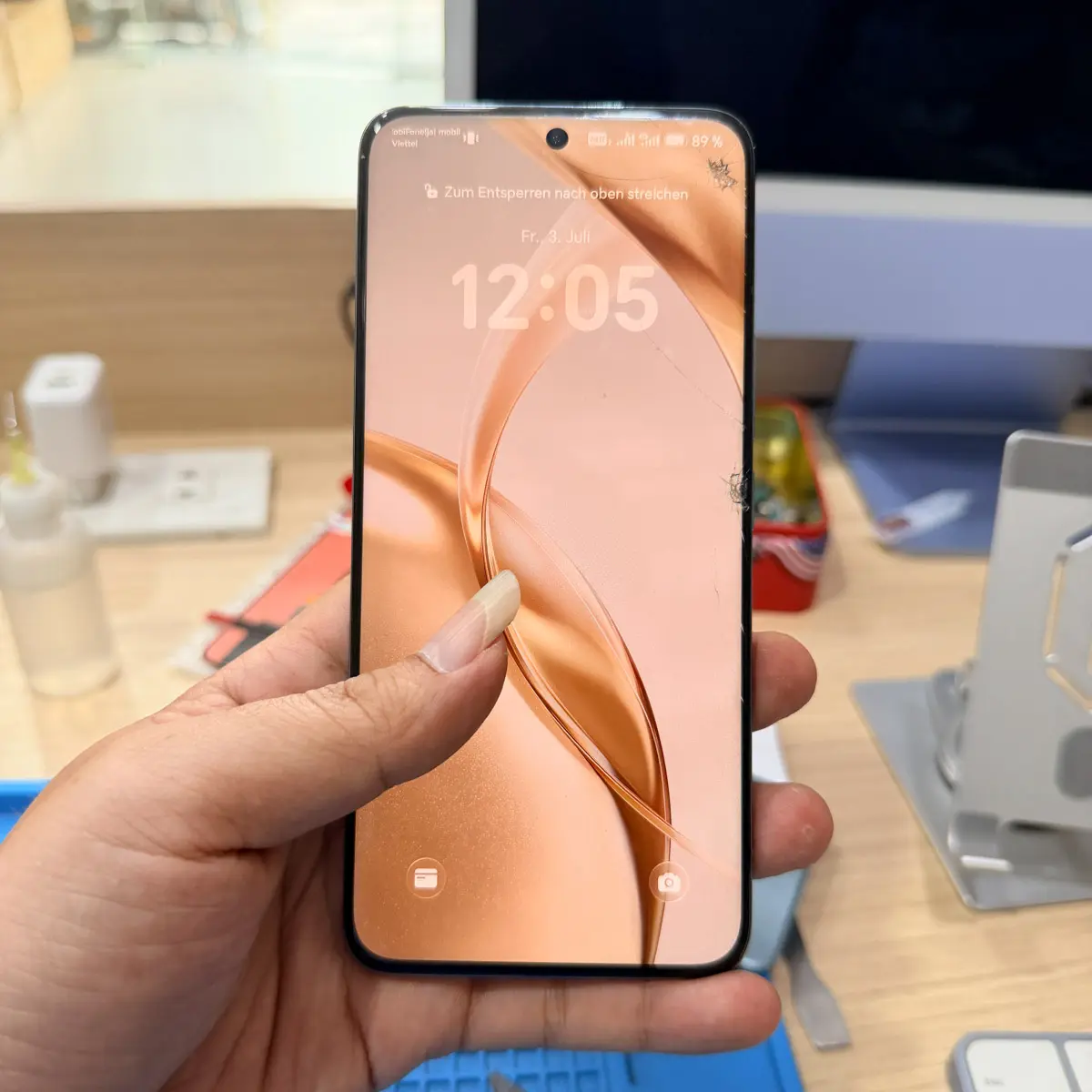 honor-200-screen-replacement-display-inspection-hoan-kiem