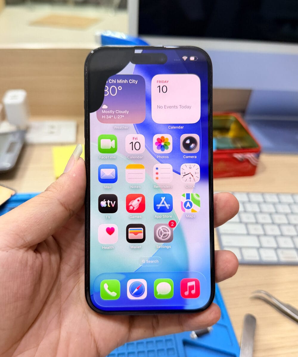 iphone-15-pro-screen-replacement-hoan-kiem-hanoi