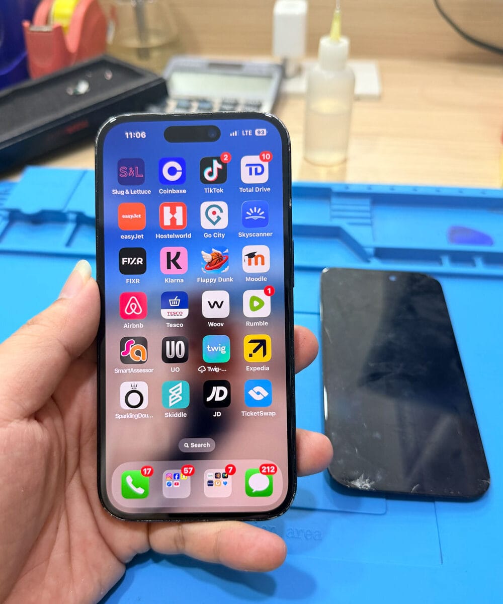 iphone-16-oled-display-installation-true-tone-calibration