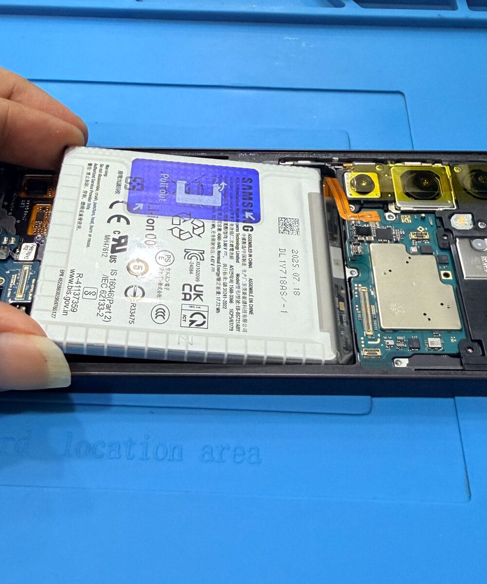 samsung-s24-fe-battery-replacement-process
